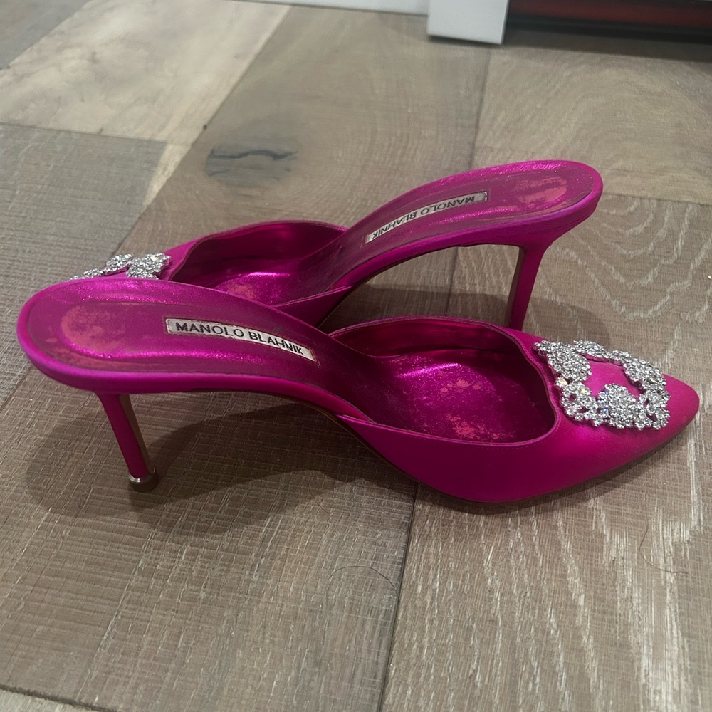 Manolo Blahnik Fuchsia Satin Embellished Pointed-Toe Mules - Picture 6 of 6
